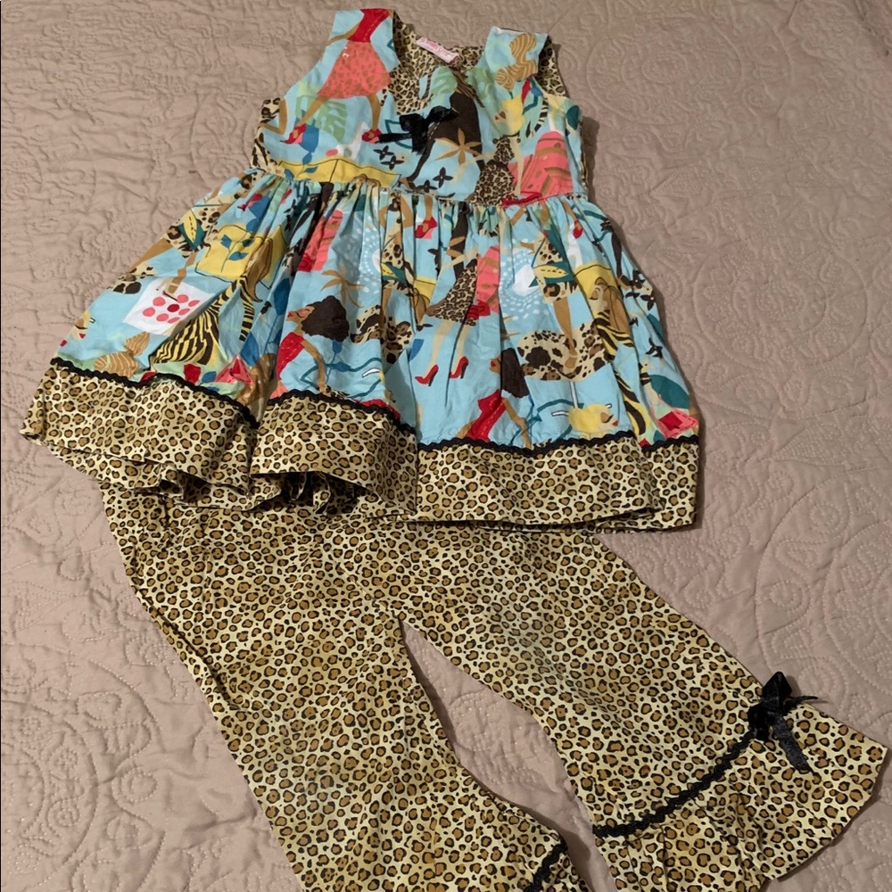 Girls boutique leopard shopping outfit .